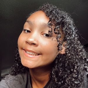 Meet your Posher, Amelia